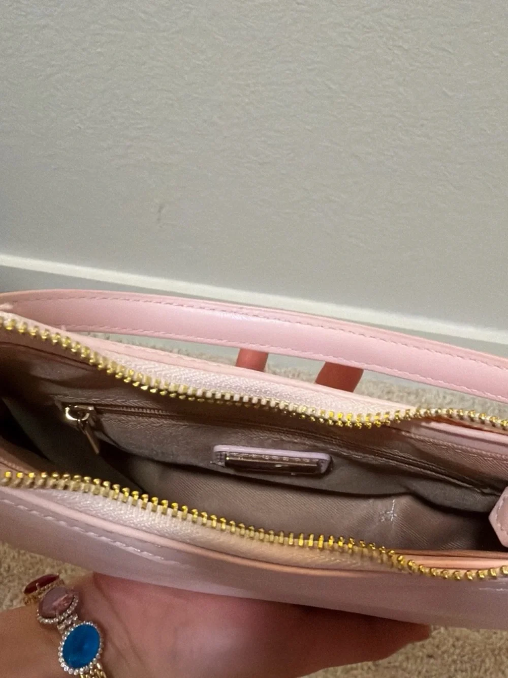 Aldo compact shoulder